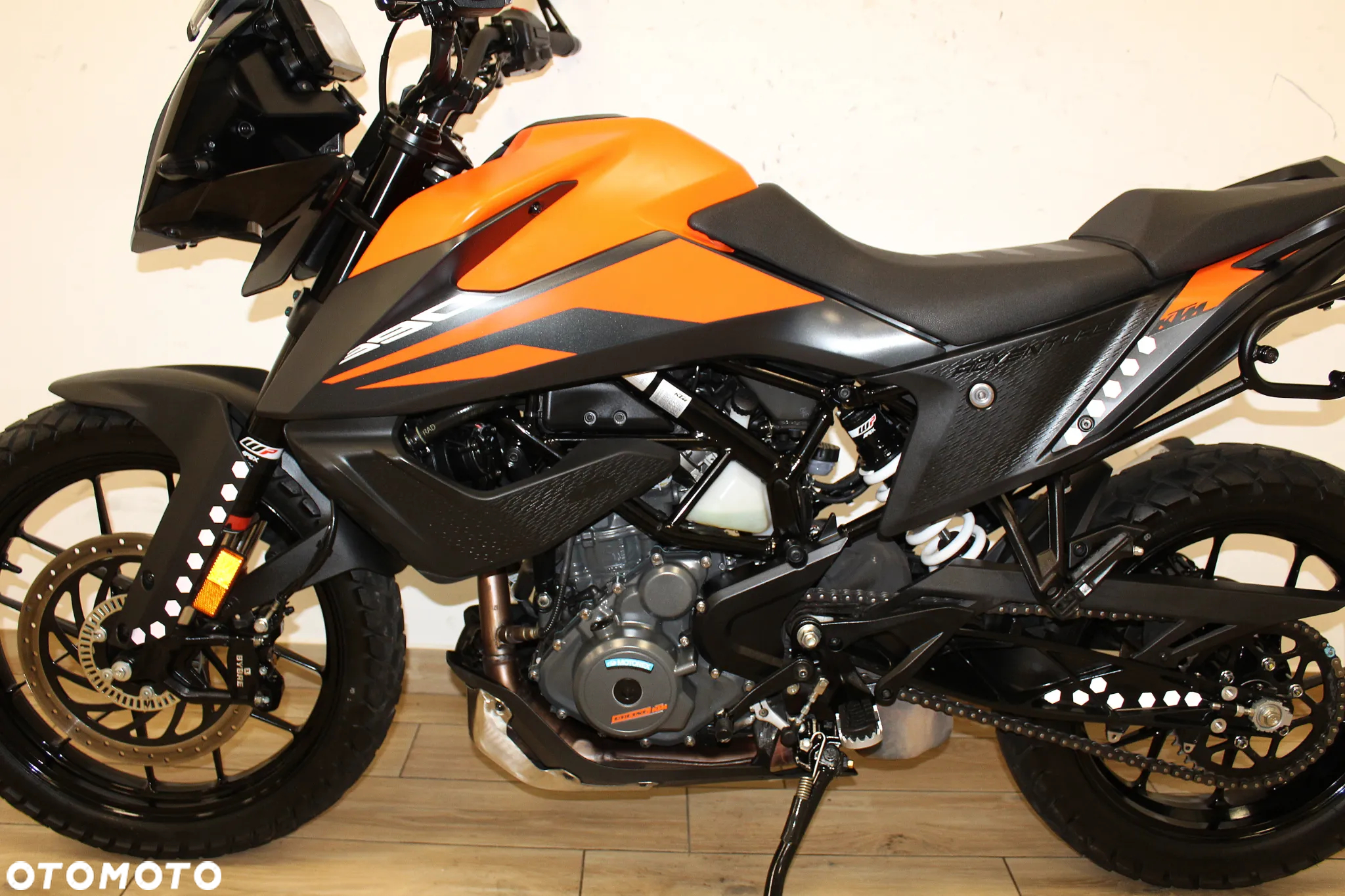 KTM Adventure - 13