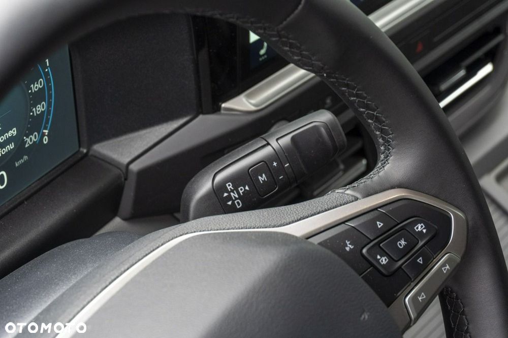 Volkswagen Caravelle - 16