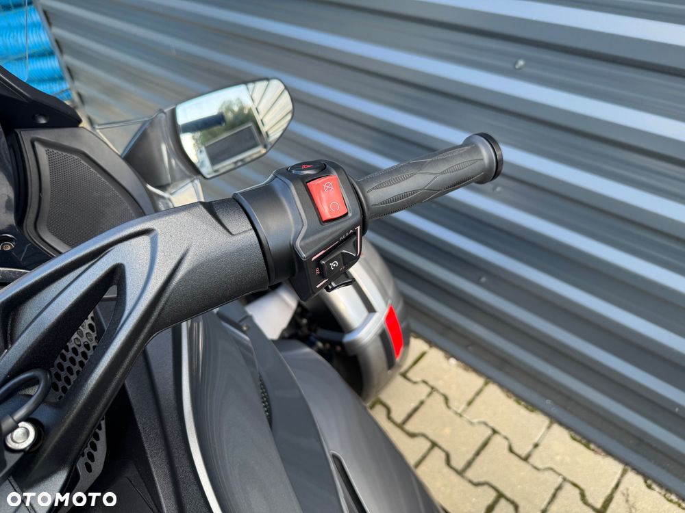 Can-Am Spyder - 15