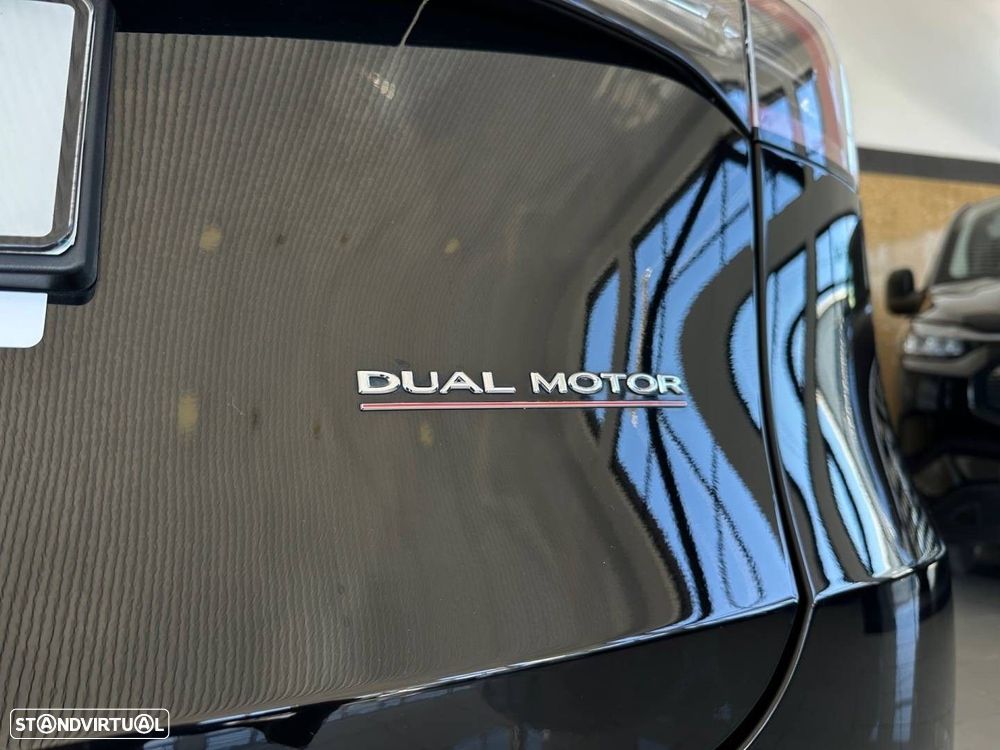 Tesla Model Y Performance Dual Motor AWD - 12