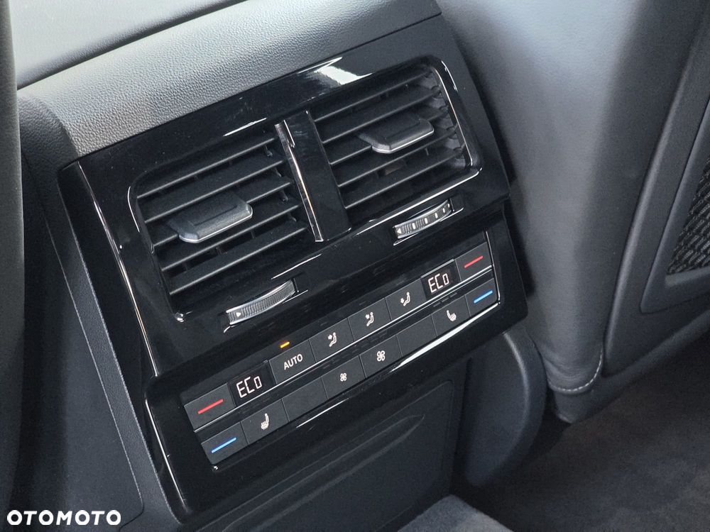 Volkswagen Touareg 3.0 V6 TDI SCR 4Mot R-Line - 18