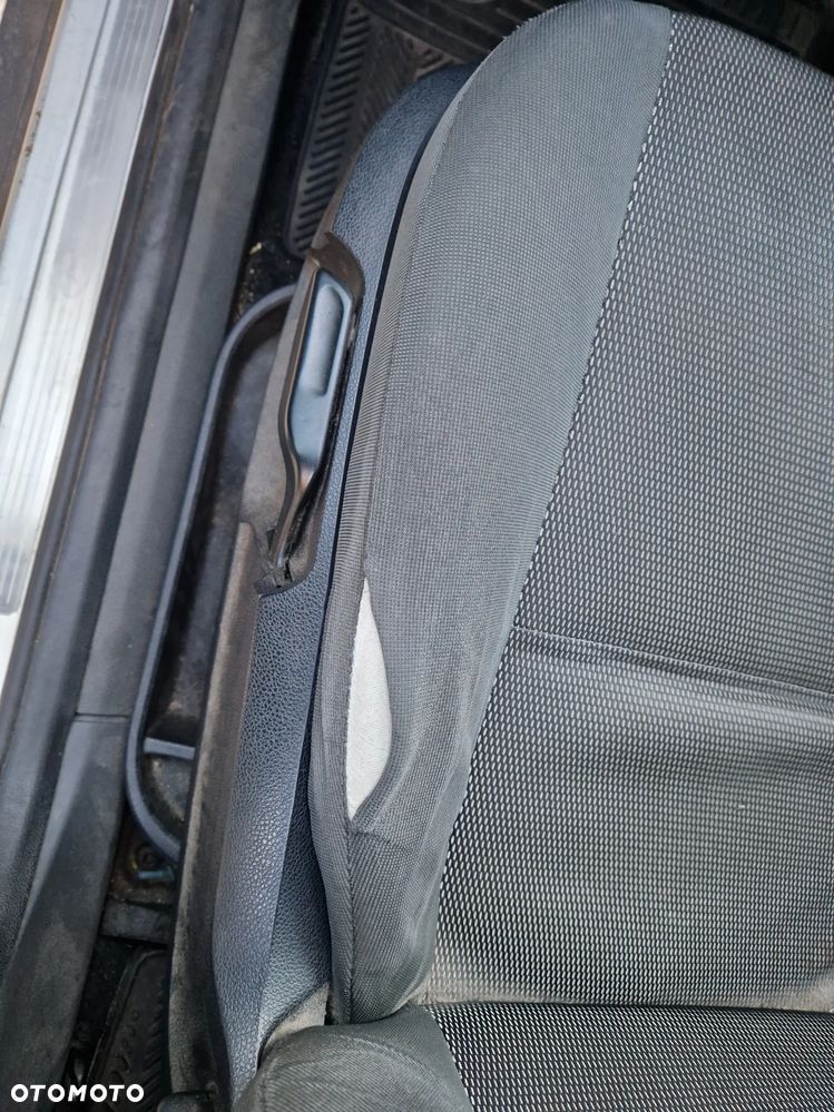 Ford Kuga - 16