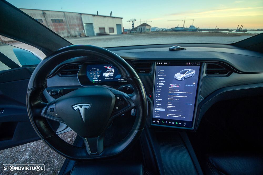 Tesla Model X P100D - 23