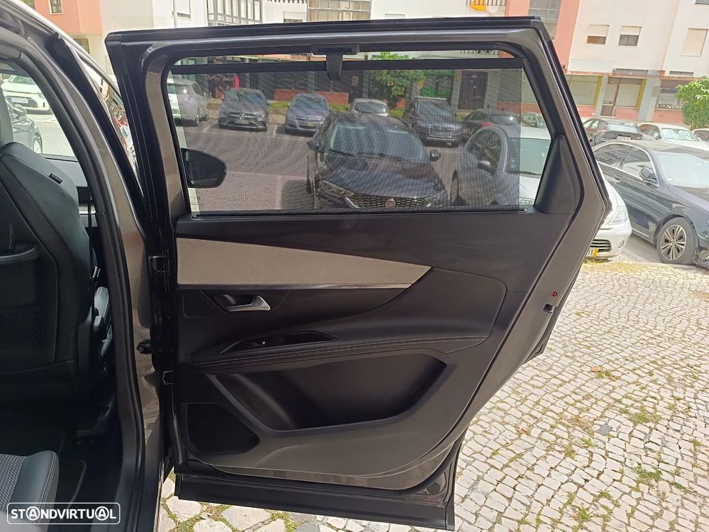 Peugeot 5008 1.2 PureTech GT Line EAT8 - 38