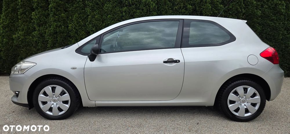 Toyota Auris 1.33 VVT-i Life - 2