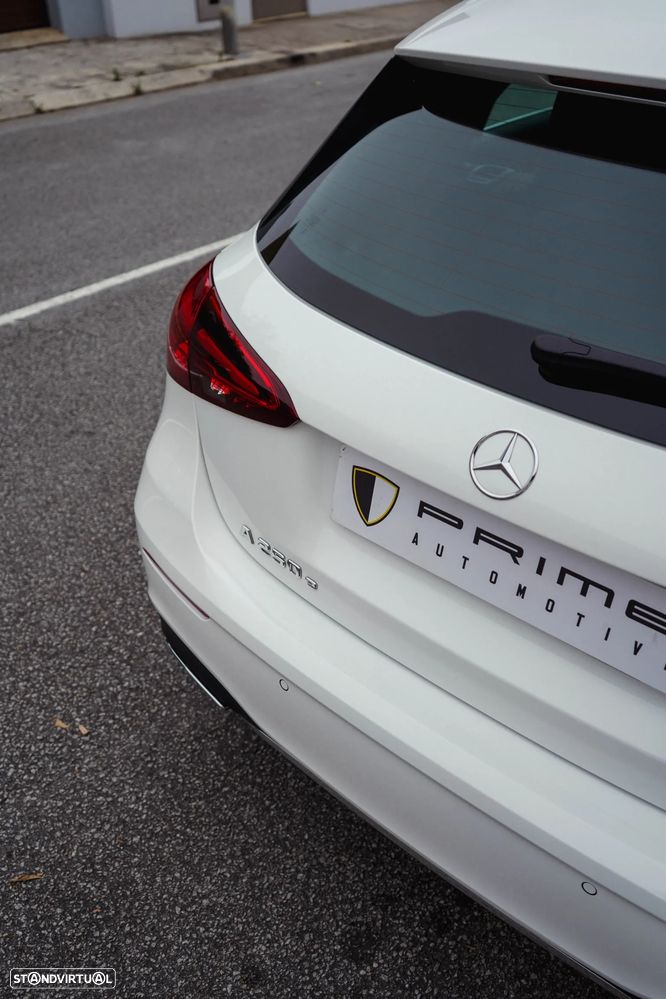 Mercedes-Benz A 250 e AMG Line - 10