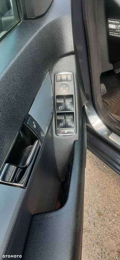 Mercedes-Benz Klasa C 220 CDI DPF Automatik Avantgarde - 16