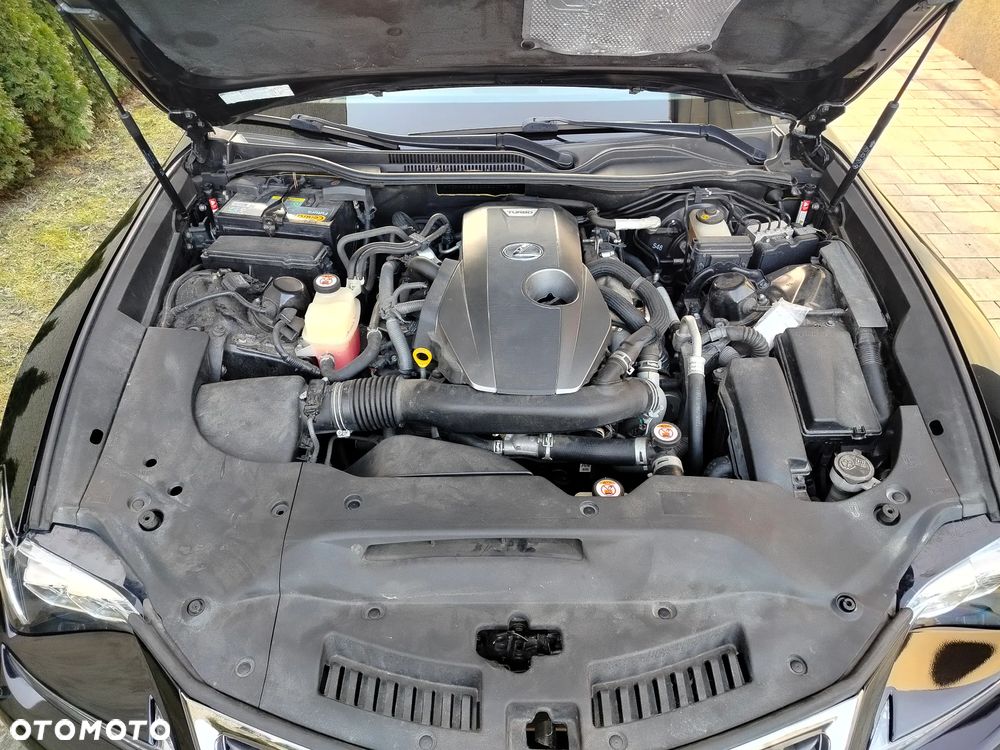 Lexus RC 200t / 300 F Sport - 13