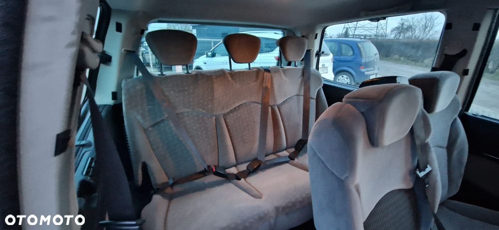 Citroën C8 2.0 16V Confort - 22