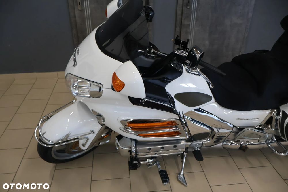 Honda GL - 24
