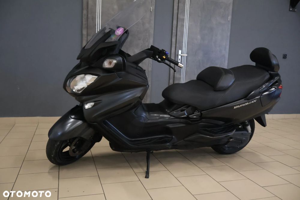 Suzuki Burgman - 12