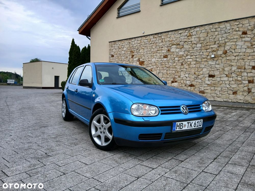 Volkswagen Golf - 1