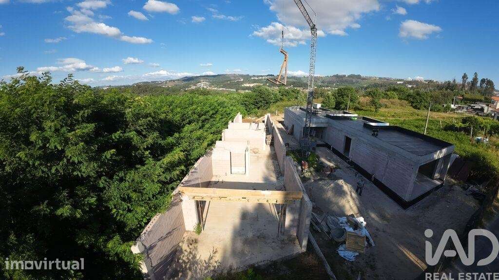 Casa T30 em Penafiel de 320,00 m2 - Grande imagem: 2/14