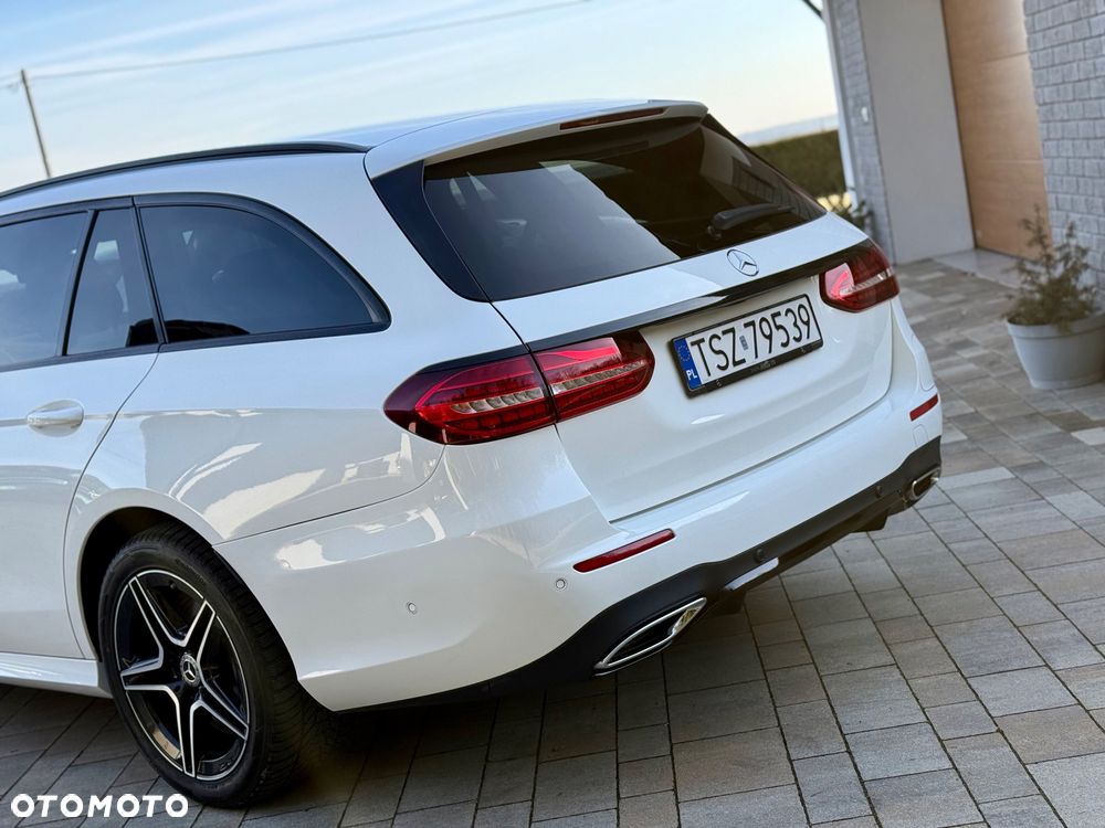 Mercedes-Benz Klasa E 300 de 9G-TRONIC - 17