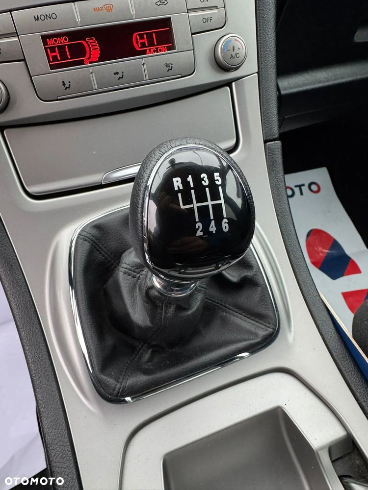 Ford S-Max 2.0 TDCi DPF Ambiente - 18