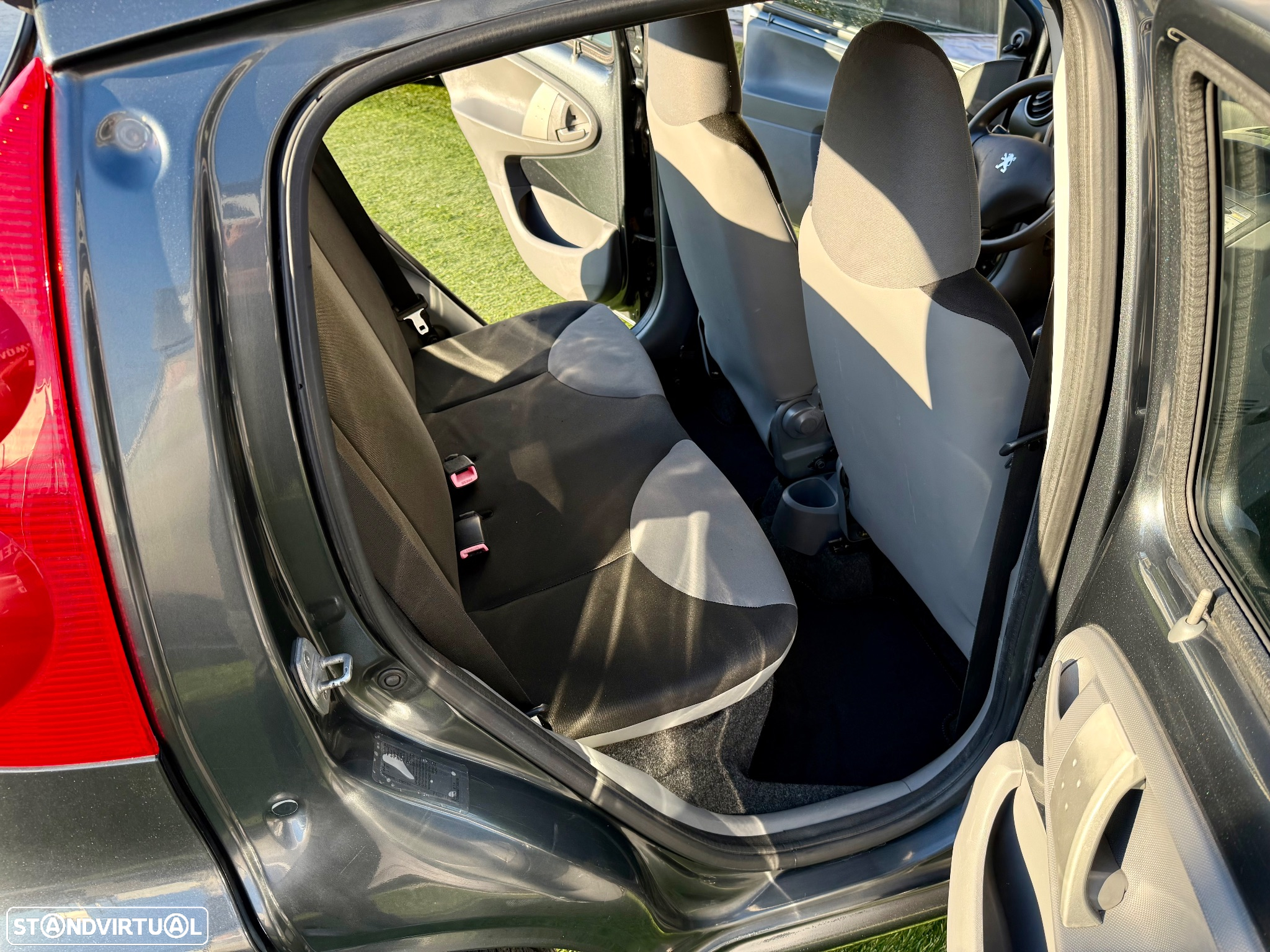 Peugeot 107 1.0 Urban - 11