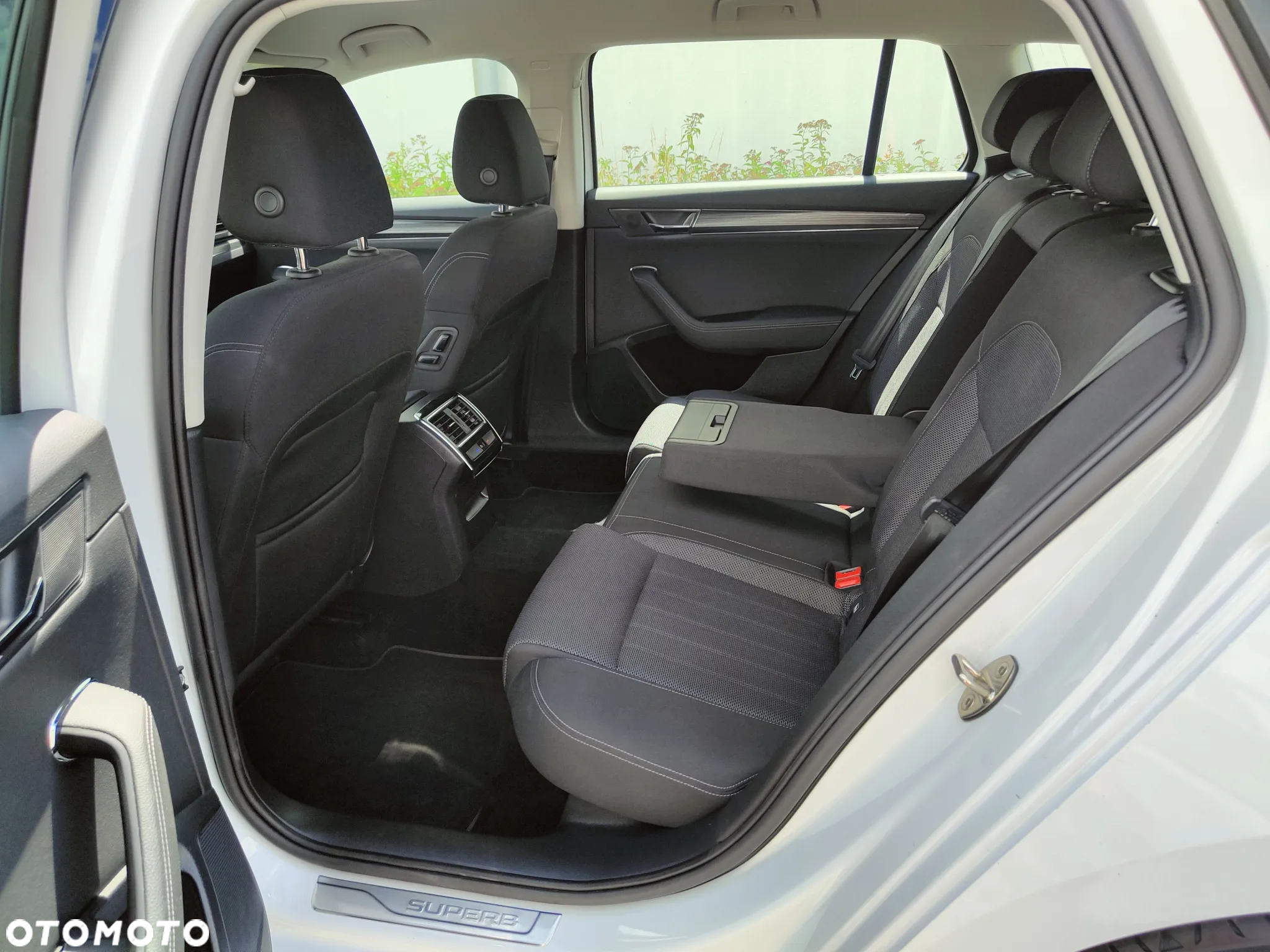 Skoda Superb Combi 2.0 TDI DSG Style - 14