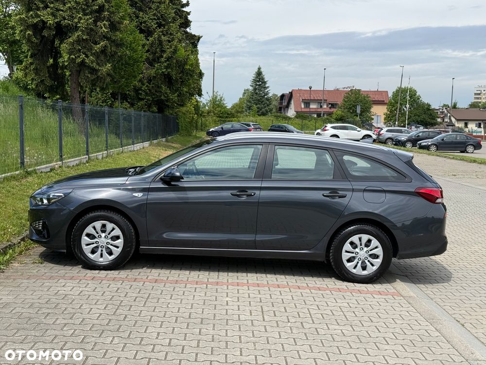 Hyundai i30 1.5 DPI Classic + - 29