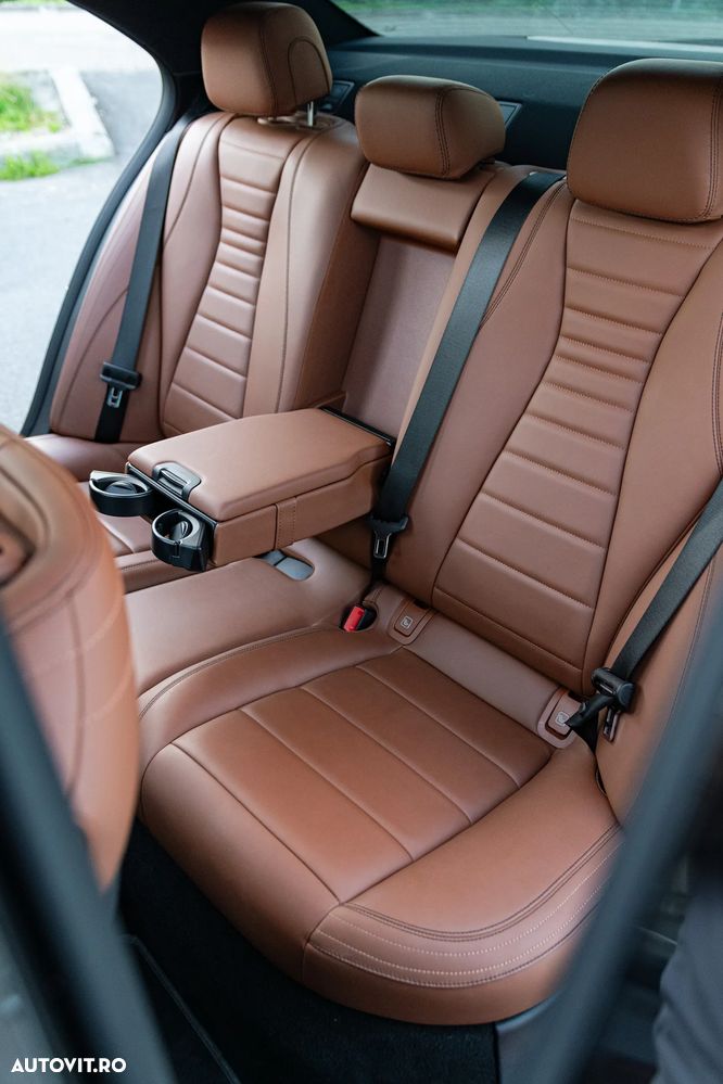 Mercedes-Benz E 450 4MATIC Aut. - 38