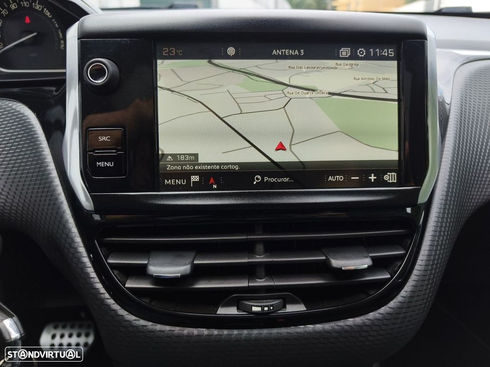 Peugeot 2008 1.2 PureTech Allure EAT6 - 44