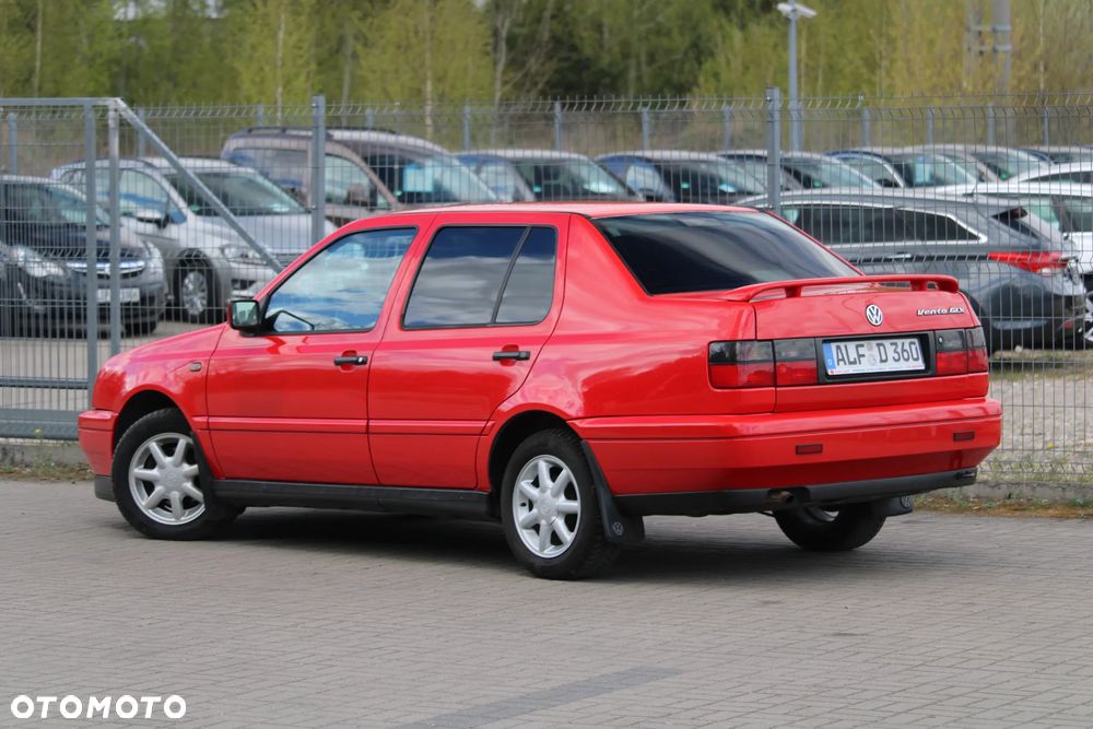 Volkswagen Vento - 11