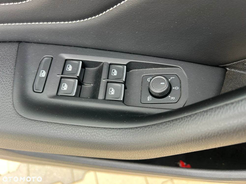 Volkswagen Passat Alltrack 2.0 TDI SCR DSG 4Motion - 22