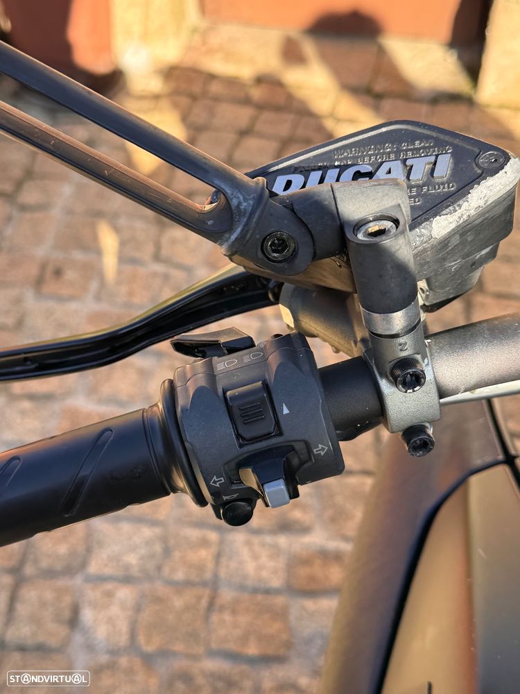 Ducati Diavel AMG - 18