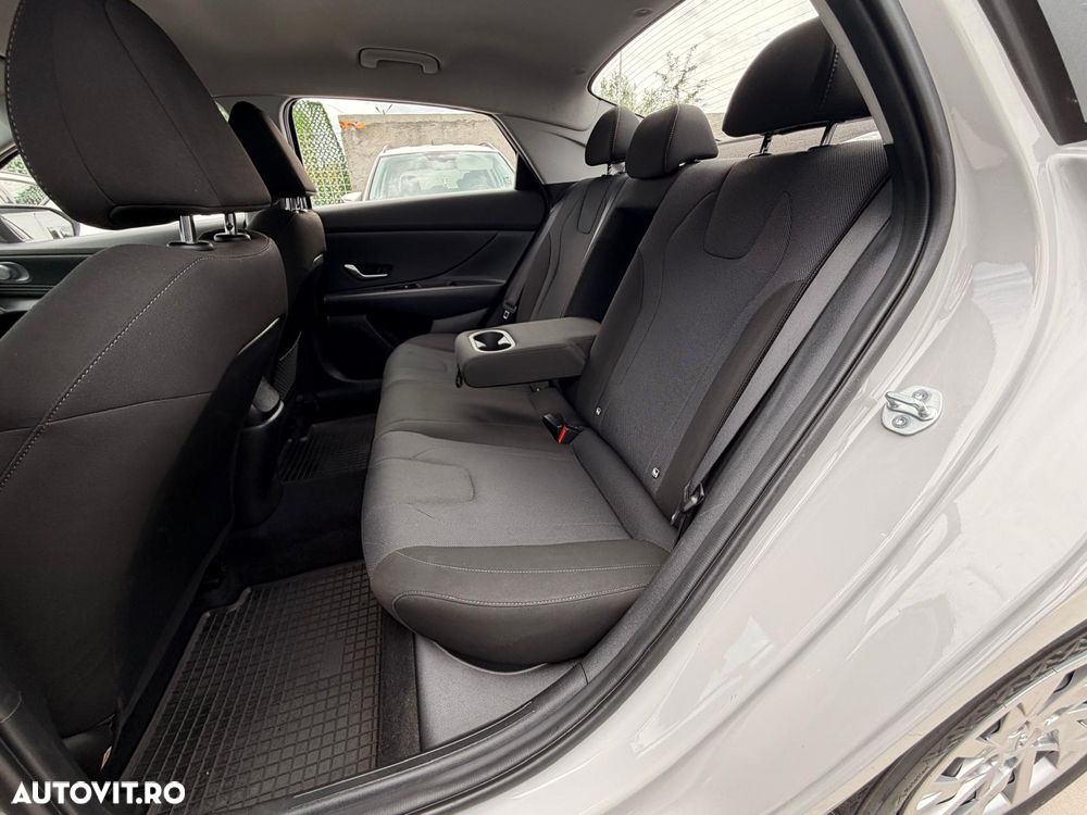 Hyundai Elantra 1.6 l 123 CP 6MT Comfort - 19