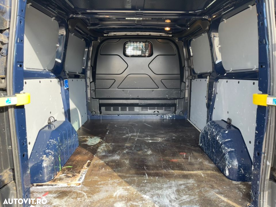 Ford Transit Custom - 8