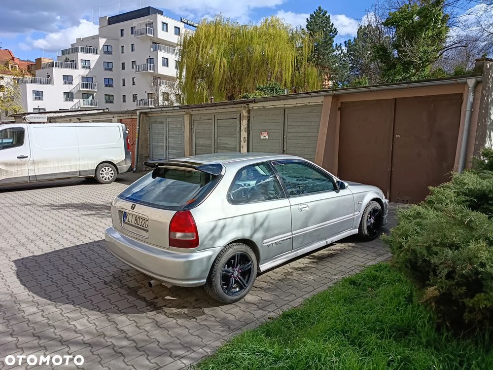 Honda Civic 1.6 ESi - 2