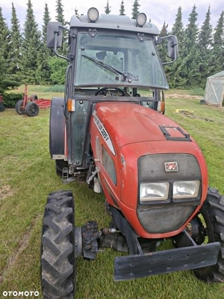 Massey Ferguson 3225V - 1