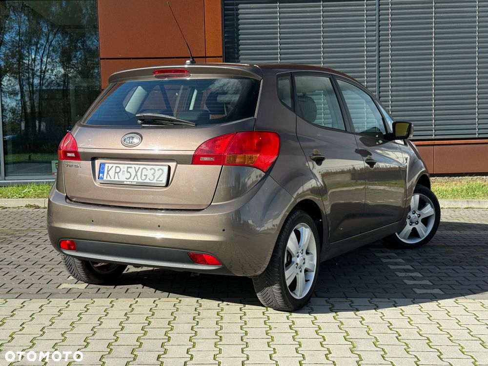 Kia Venga 1.4 L - 5