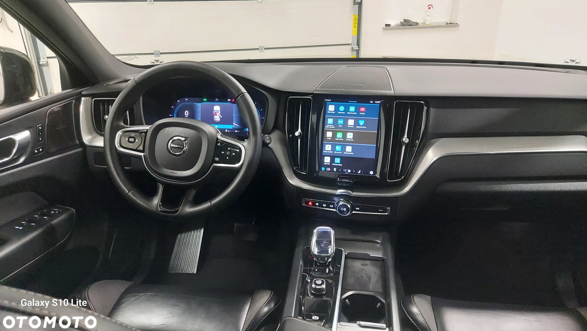 Volvo XC 60 B4 D AWD Plus Dark - 18