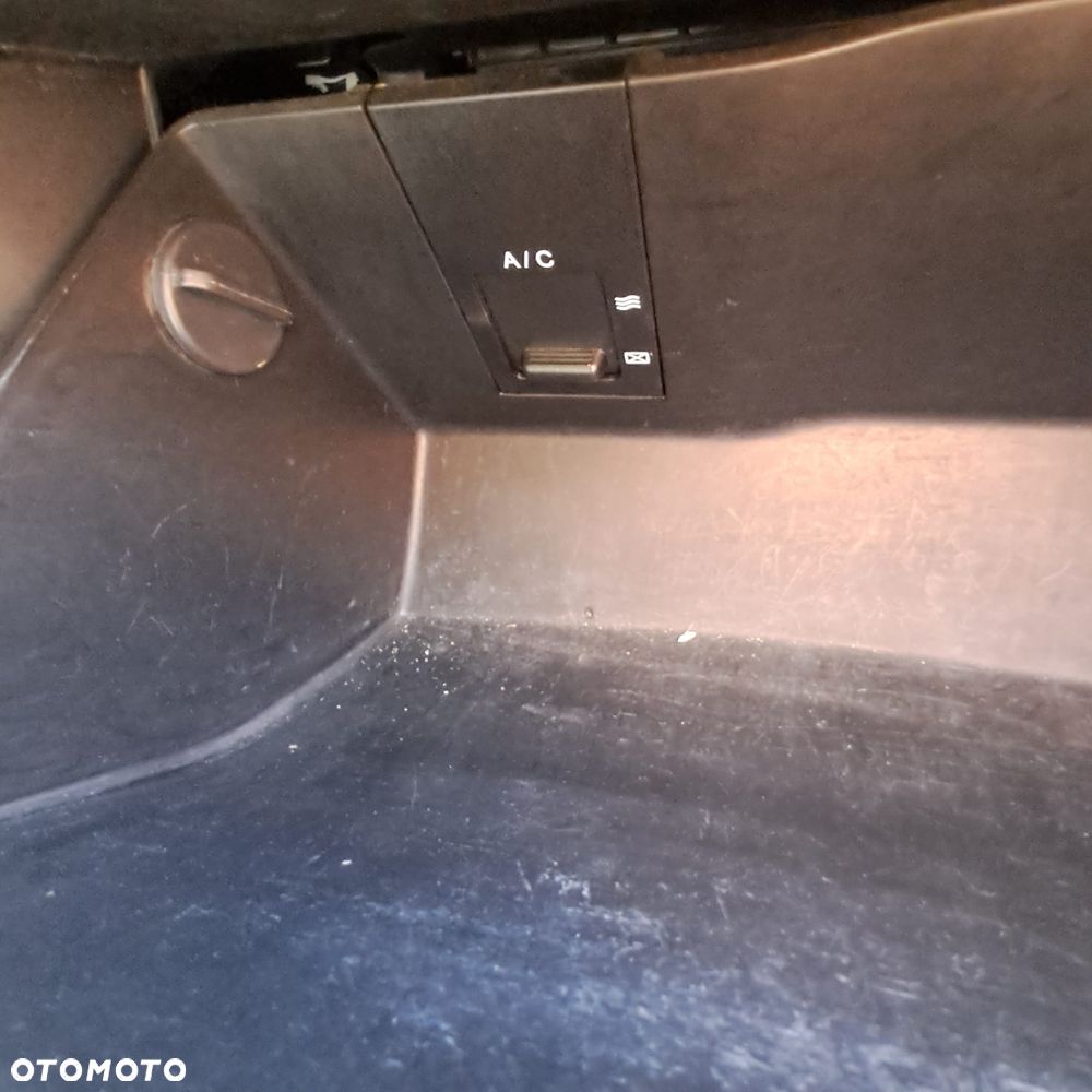 Kia Ceed - 33