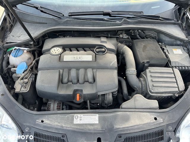 Volkswagen Jetta 1.6 Trendline - 18