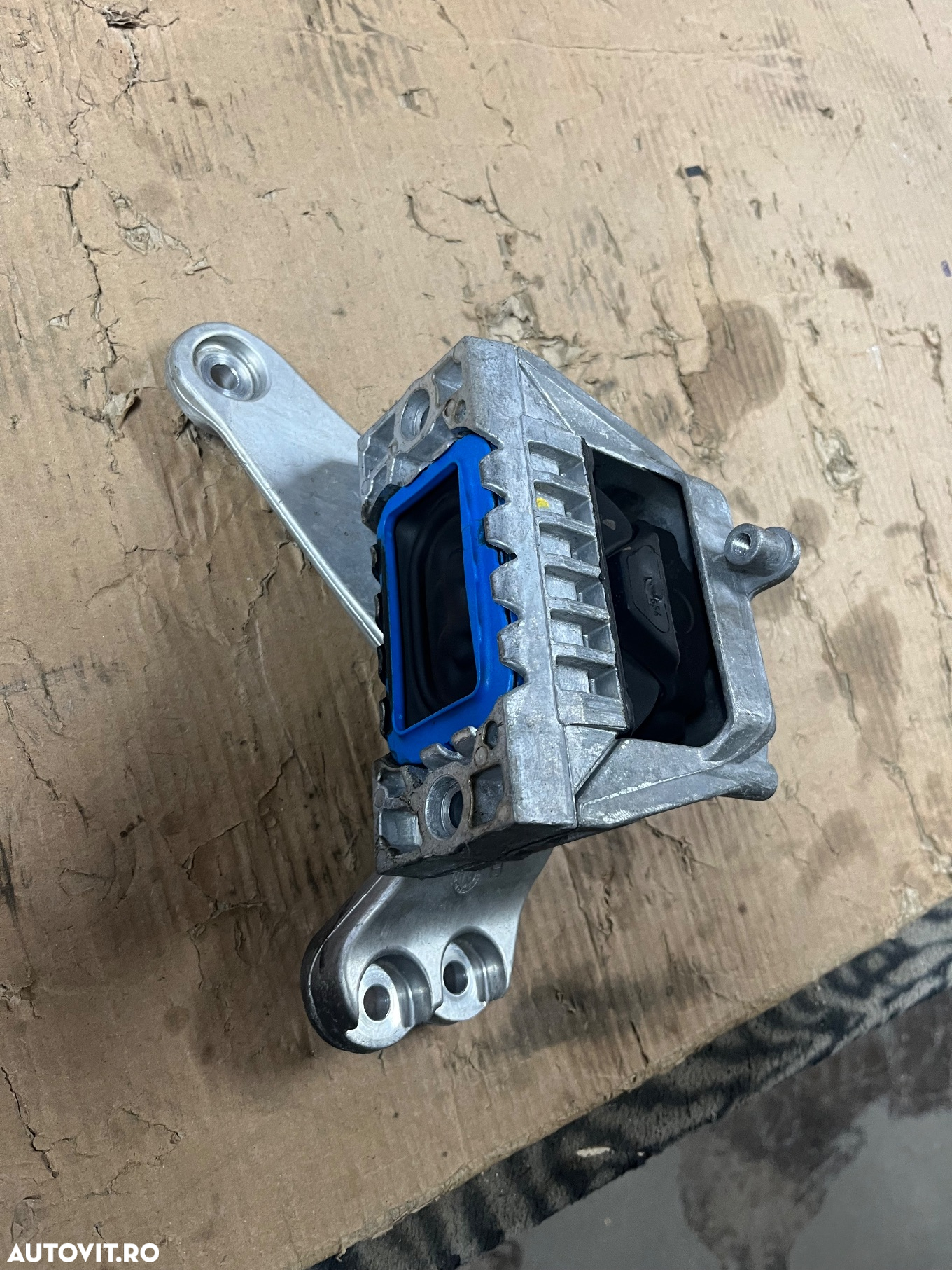 Suport motor 8U0199262 Audi RS Q3 2014 - 3