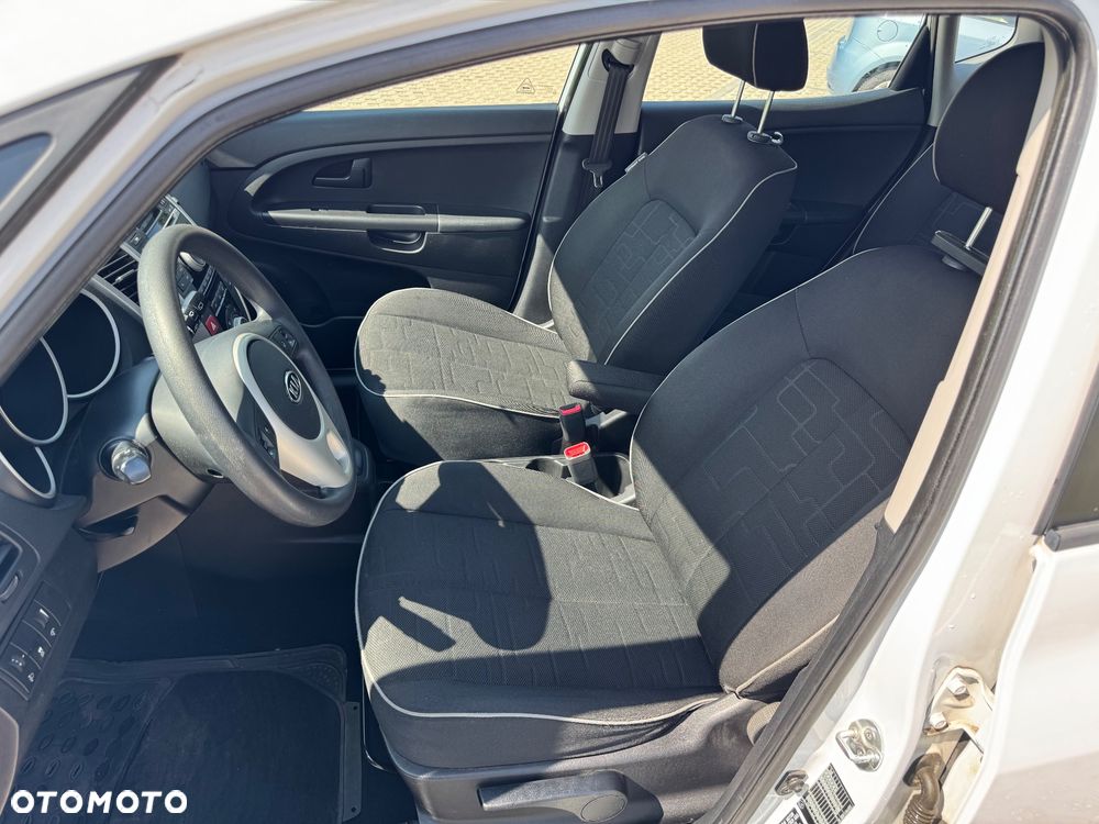 Kia Venga 1.4 M - 10
