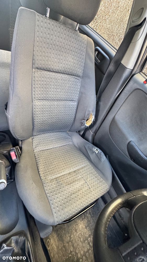 Opel Corsa 1.8 16V Sport - 11