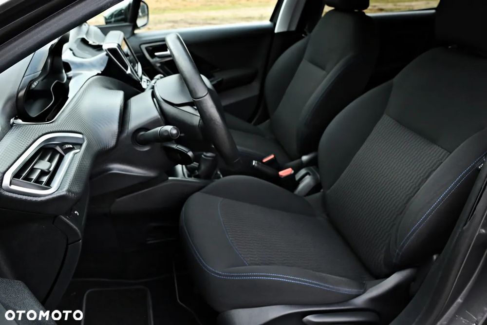 Peugeot 208 1.2 PureTech Style - 19