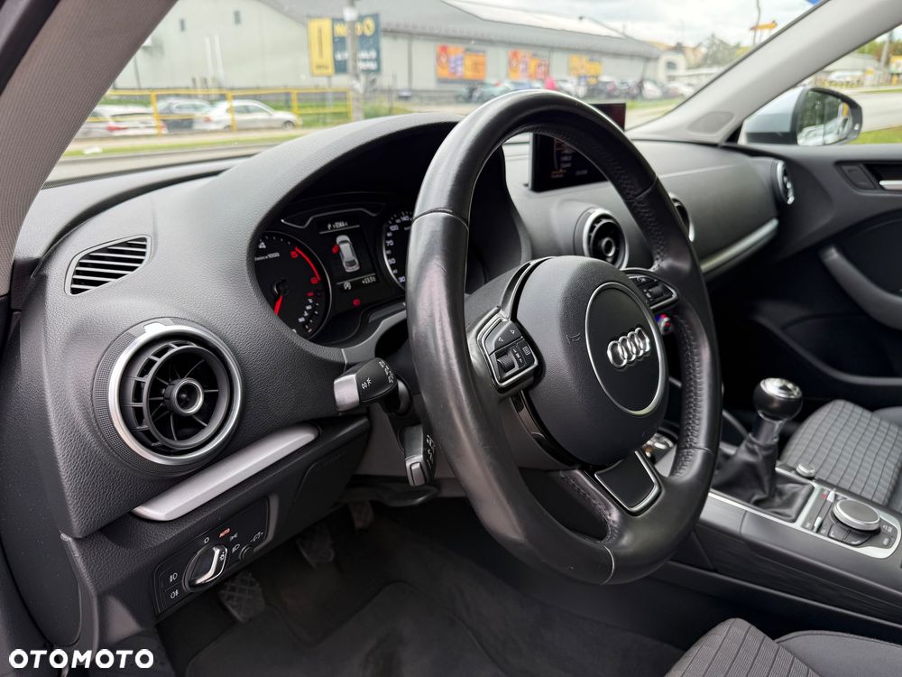 Audi A3 Sportback 2.0 TDI S line Sportpaket - 19