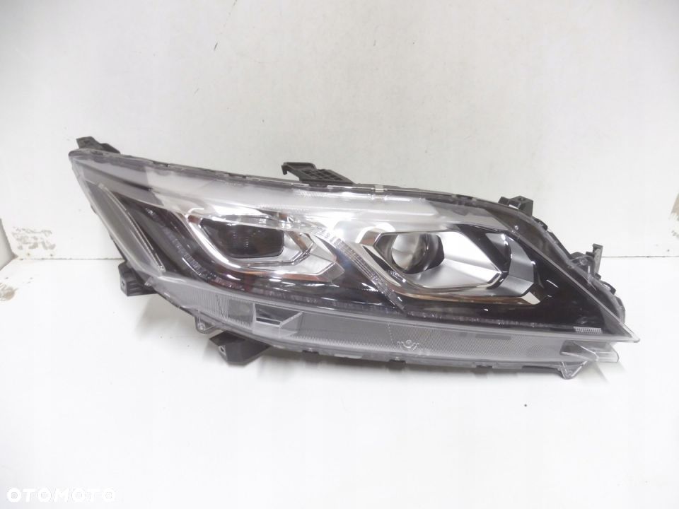 MITSHUBISI ECLIPSCROSS LAMPA PRAWA FULL LED - 1