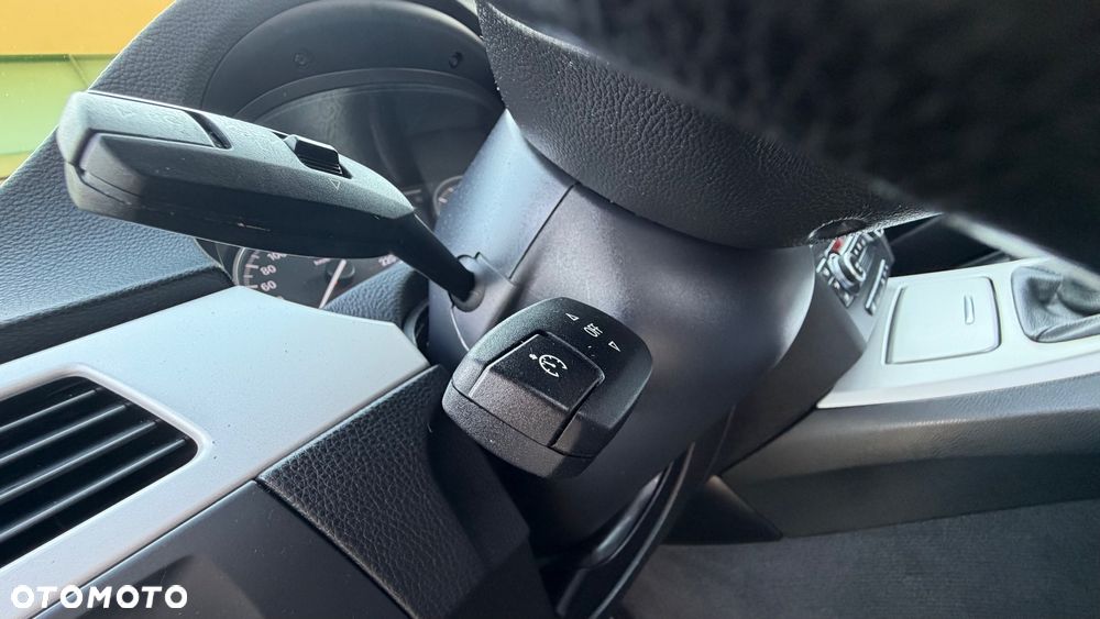 BMW Seria 3 320d xDrive - 19