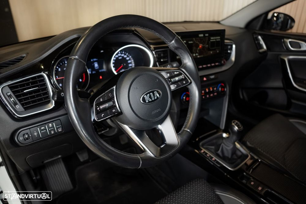 Kia Ceed SW 1.6 CRDi MHEV Dynamic - 21