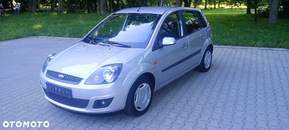 Ford Fiesta - 23