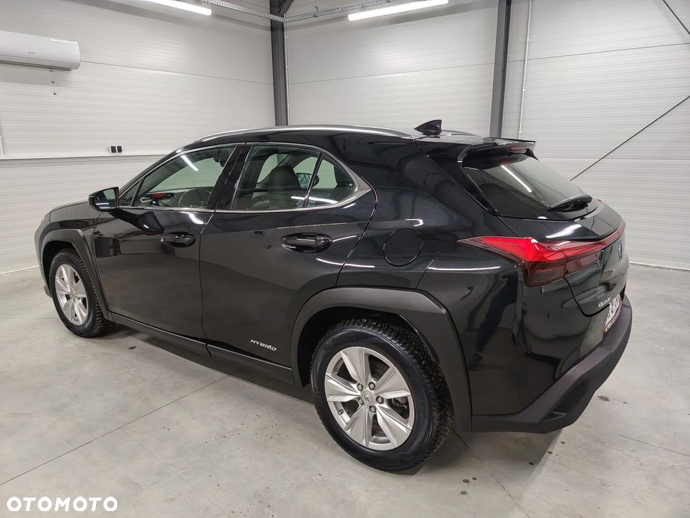 Lexus UX 250h Elegance 2WD - 9