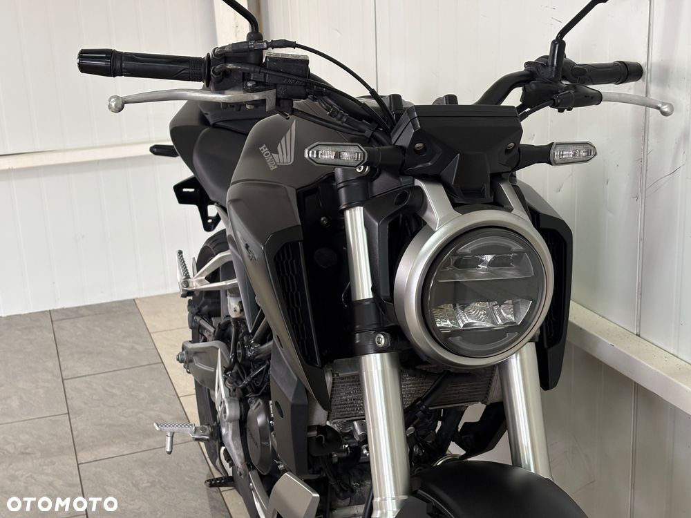 Honda CB - 11