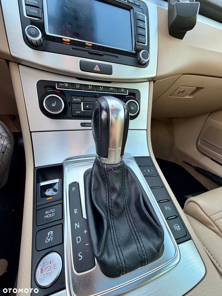 Volkswagen Passat - 15