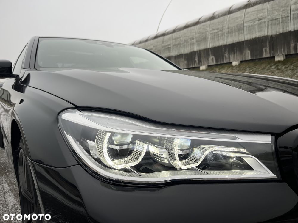 BMW Seria 7 - 16