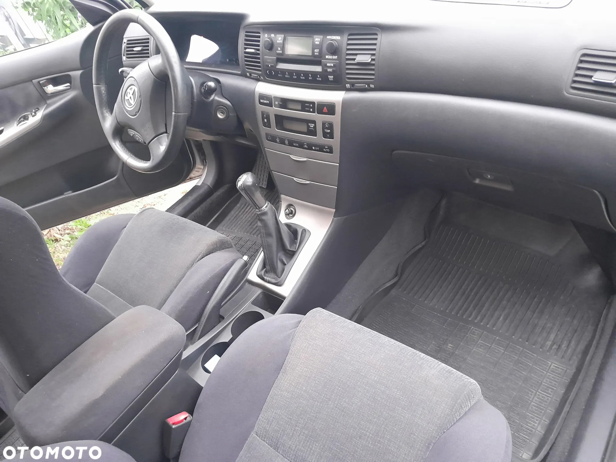 Toyota Corolla - 10