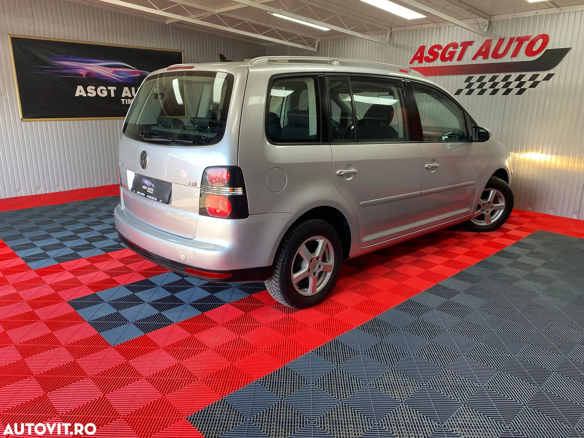 Volkswagen Touran - 7